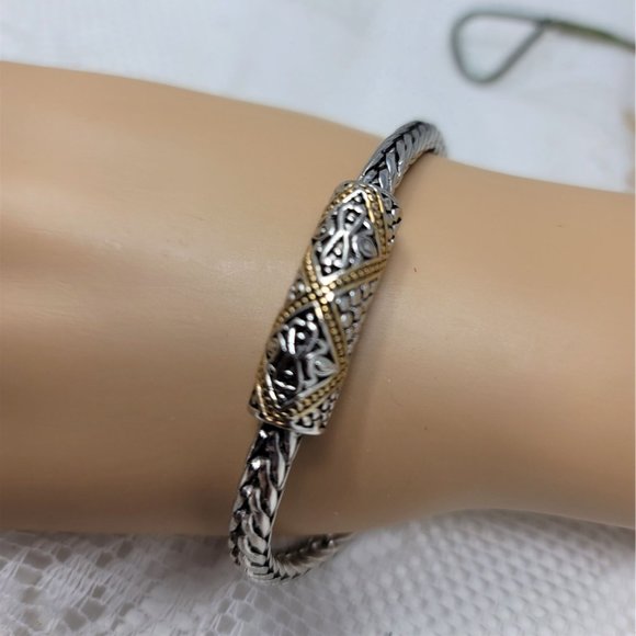 Elegant Silverstone Soft Chain Bracelet Magnetic Clasp - Picture 6 of 7